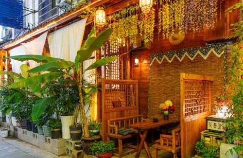 Yongding House | 花漫里影音美宿