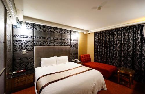 Wuqi District Hotel | 荷村 Motel