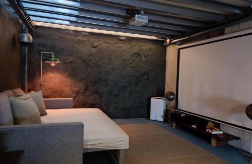 Ruifang House | 雜院民宿