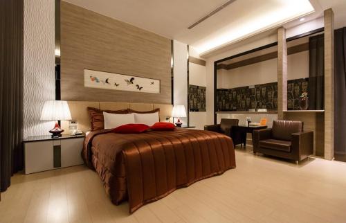 Fengshan District Hotel | 麗登汽車旅館