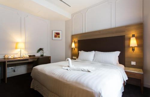 Cianjin District Hotel | 麗馨商旅七賢館