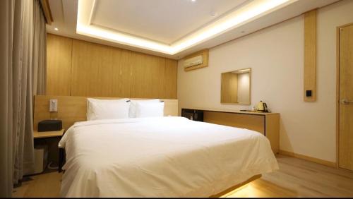 Mokpo Hotel | 파미유호텔