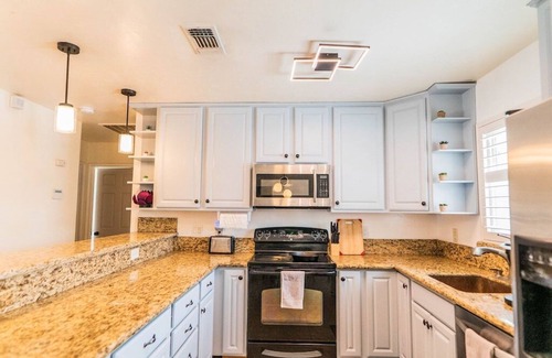 Sacramento House | 𖤓CalExpo House Sale Big Kitchen Backyard Pets Garage𖤓