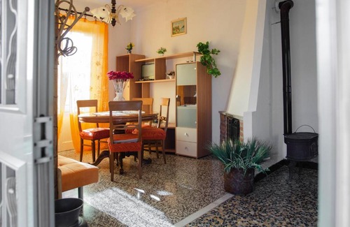 Varese Ligure Apartment | 017 - Casa vacanze Picetti - in mezzo alla natura