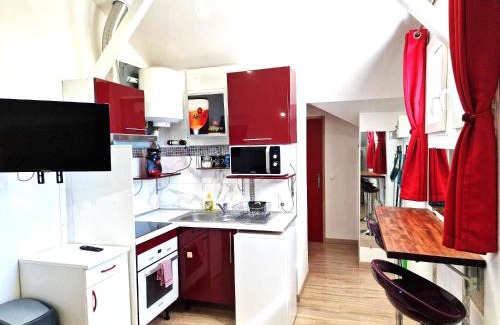 Razac-sur-l'Isle Apartment | 08 - Très joli studio tout équipé avec clim, parking privatif gratuit, grand fourgon possible, tout le linge de maison est fourni
