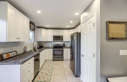 Petersburg House | 1/2 Mi to Creation Museum: Home w/Large Yard!