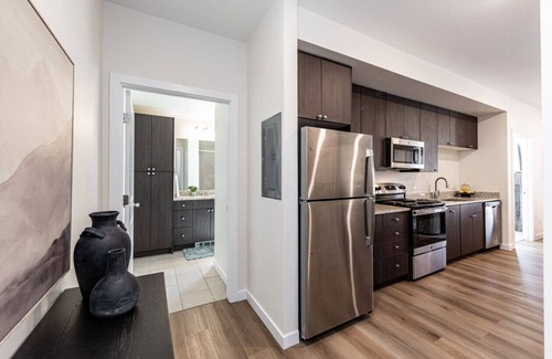 Mountain Shadows Apartment | 1 BD Cozy, Pet Friendly Luxury minutes from Garden of the Gods