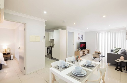 Rocklea Apartment | 1 Bdr Apt! Garage! Clean! GST Credits! 218D1
