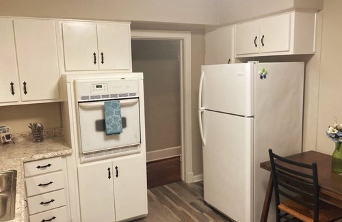 Columbus Apartment | 1 bed 1 bath park suite, near everything in town.
