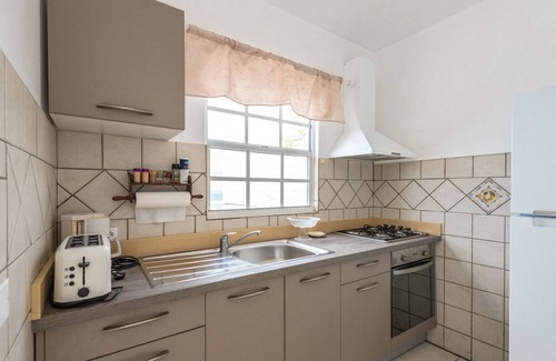 Flamands Apartment | 1 Bed Apartment Bungalow hansen 1 in Colombier,