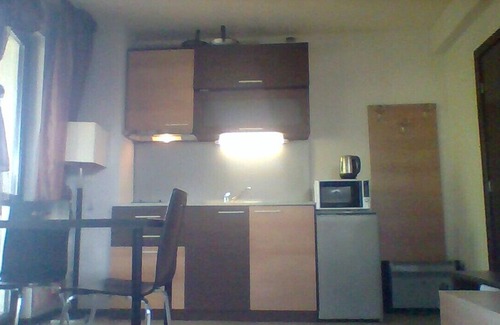 Shiligarnika Apartment | 1 Bed Flat - Sleeps 2 - Pets - Pool - Parking