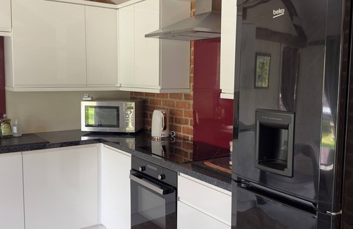 Barmby Moor Apartment | 1 Bed Flat - Sleeps 2 - Pets - Parking - Wifi