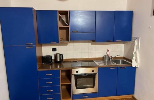 Karlin Apartment | 1 Bed Flat - Sleeps 4 - Pets - Smoking on terrace