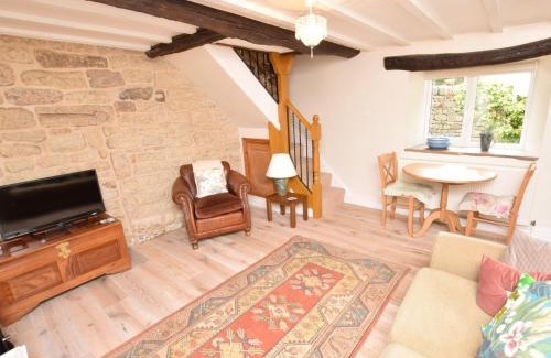 Calver House | 1 Bed in Curbar PK454