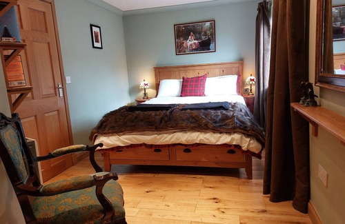 Salen Cabin | 1 Bed Lodge - Sleeps 2 - Parking - Wifi