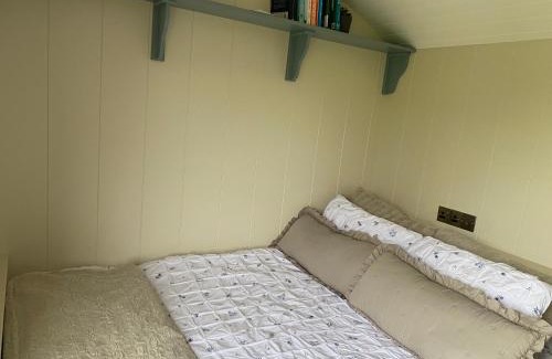 Corofin Ski Chalet | 1 Bed Pod - Sleeps 2 - Pets - Garden - Parking