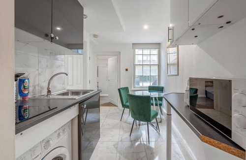 Bishopsgate Apartment | 1 Bed Studio Apartment opposite Liverpool Street statio