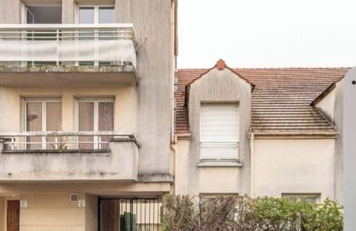 Pierrefitte-sur-Seine Apartment | 1 Bed Studio - Pets Welcome - Free Parking - WiFi
