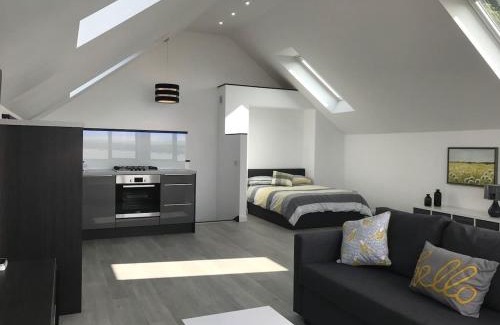 St. Davids Apartment | 1 Bed Studio - Sleeps 4 - Parking - Wifi