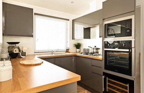 Shepton Mallet Ski Chalet | 1 bedroom accommodation in Midsomer House, East Compton