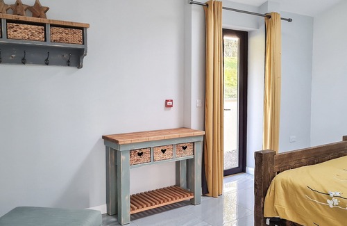 Ynysddu Cottage | 1 bedroom accommodation in Mynydd Islwyn