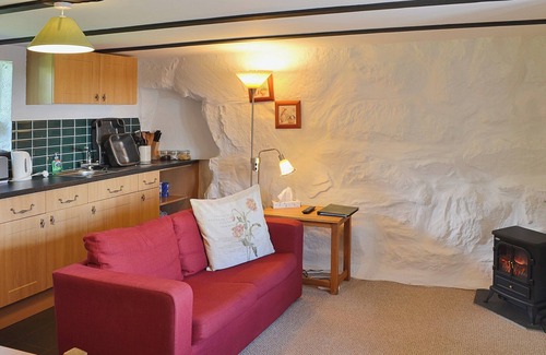 Pentrefelin Cottage | 1 bedroom accommodation in near Criccieth