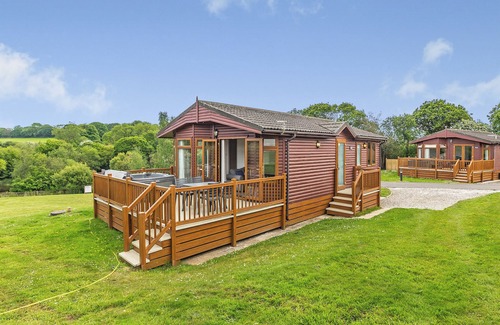 Hewas Water Ski Chalet | 1 bedroom accommodation in Nr St Austell
