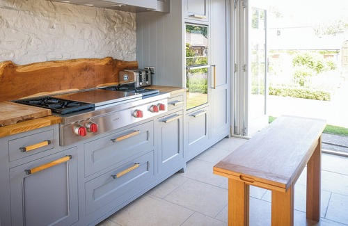 Haverfordwest Cottage | 1 bedroom accommodation in Dreenhill, near Haverfordwest