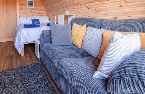 Isle of North Uist Cottage | 1 bedroom accommodation in Newtonferry