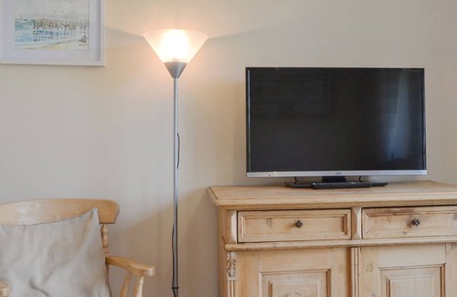 Totland Bay Cottage | 1 bedroom accommodation in Totland, near Freshwater