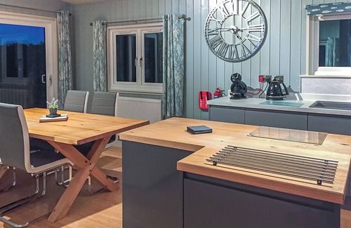 Scawton Ski Chalet | 1 bedroom accommodation in Easingwold