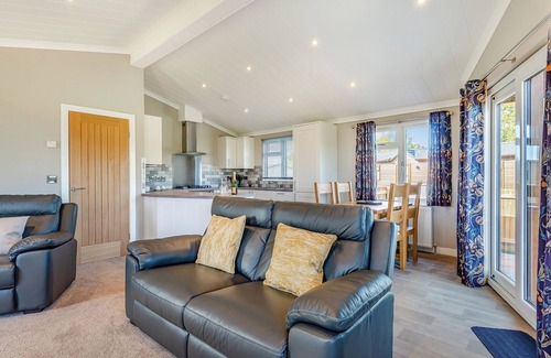 Upper Battlefield Ski Chalet | 1 bedroom accommodation in Shrewsbury