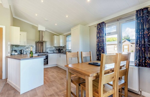 Upper Battlefield Ski Chalet | 1 bedroom accommodation in Shrewsbury