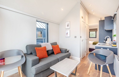 Lincoln Cabin | 1 bedroom accommodation in Lincoln