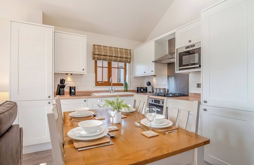 Arnold Ski Chalet | 1 bedroom accommodation in Skirlaugh, Nr Hull