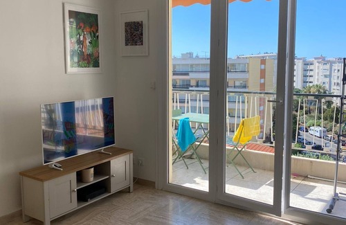 California - Pezou Apartment | 1 Bedroom Apartment in Cannes