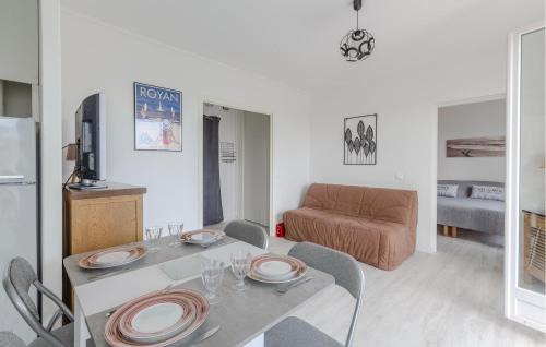 La Reorthe Apartment | 1 Bedroom Awesome Apartment In Royan