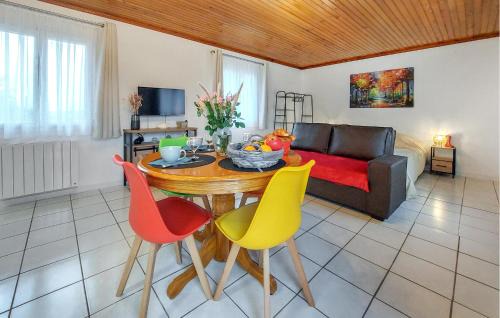 Saint-Martial-de-Nabirat House | 1 Bedroom Awesome Home In Saint-Martial-De-Nabir