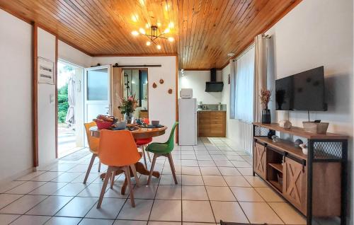 Saint-Martial-de-Nabirat House | 1 Bedroom Awesome Home In Saint-Martial-De-Nabir