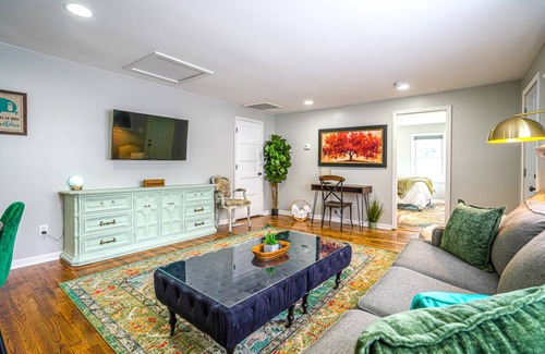 Laceys Spring Condo | 1 Bedroom Condo / Apartment near Ditto Landing close to Huntsville City downtown