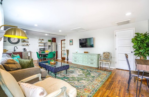 Laceys Spring Condo | 1 Bedroom Condo / Apartment near Ditto Landing close to Huntsville City downtown