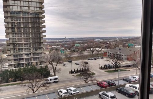Northeast Kansas City Condo | 1 Bedroom condo Downtown Kansas City at the metropolitan
