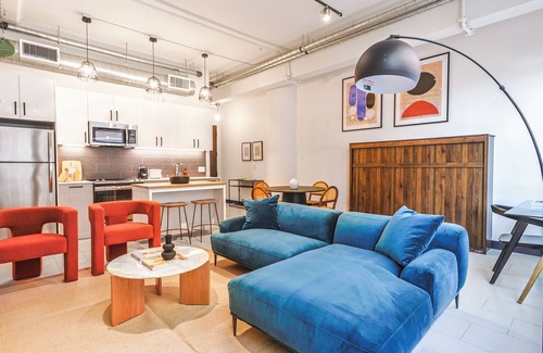 Historic Core Apartment | 1 Bedroom Condo with Rooftop Amenities – Pool, Jacuzzi & Breathtaking City Views