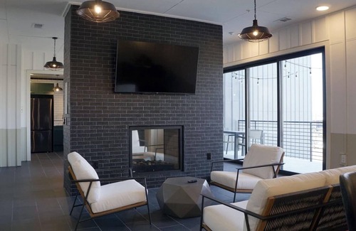 East Congress Condo | 1-bedroom condo with Luxury Amenities in Austin