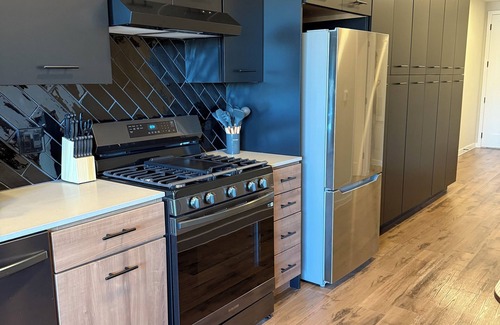 East Congress Condo | 1-bedroom condo with Luxury Amenities in Austin