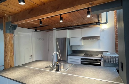 Torrington Apartment | 1 bedroom in a factory converted loft, with fitness room, WiFi in Torrington
