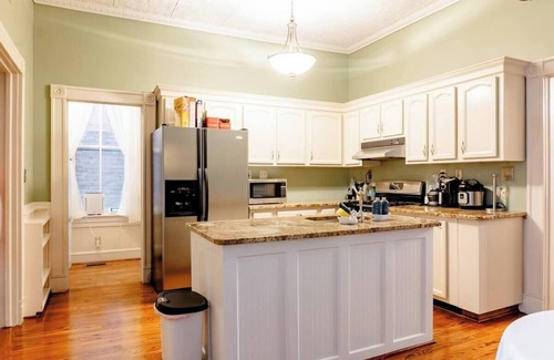 Ghent House | 1-Bedroom in Historic Victorian Home - Shared Bath, Unit #2