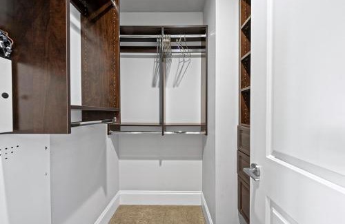 Marpole House | 1 Bedroom Luxury Retreat in Prime Vancouver