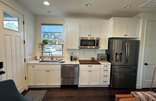 Healdsburg House | 1 Bedroom Modern Craftsman-Style ADU