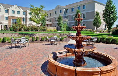 O'Fallon Condo | 1 Bedroom | Pool & Gym. Free Breakfast